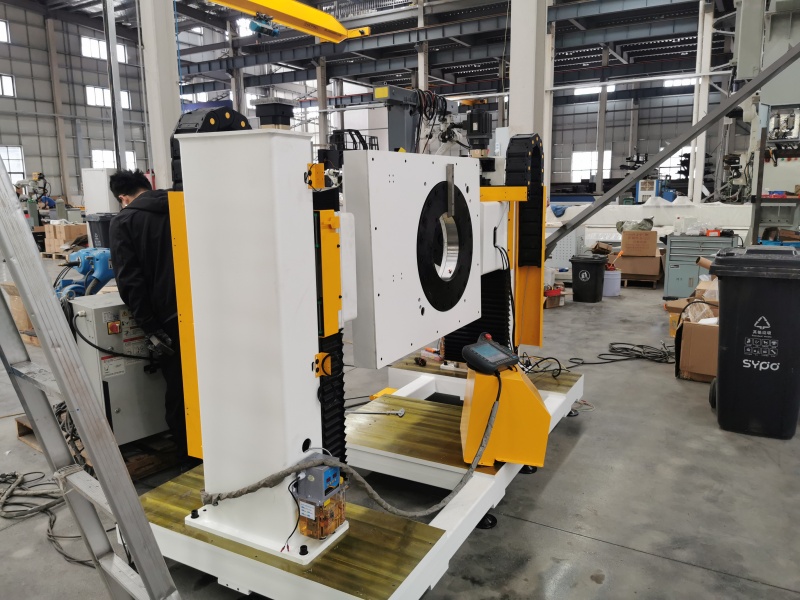 升降翻轉(zhuǎn)變位機(jī)    翻轉(zhuǎn)第七軸   焊